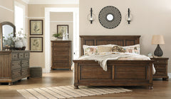 Flynnter King Panel Bed