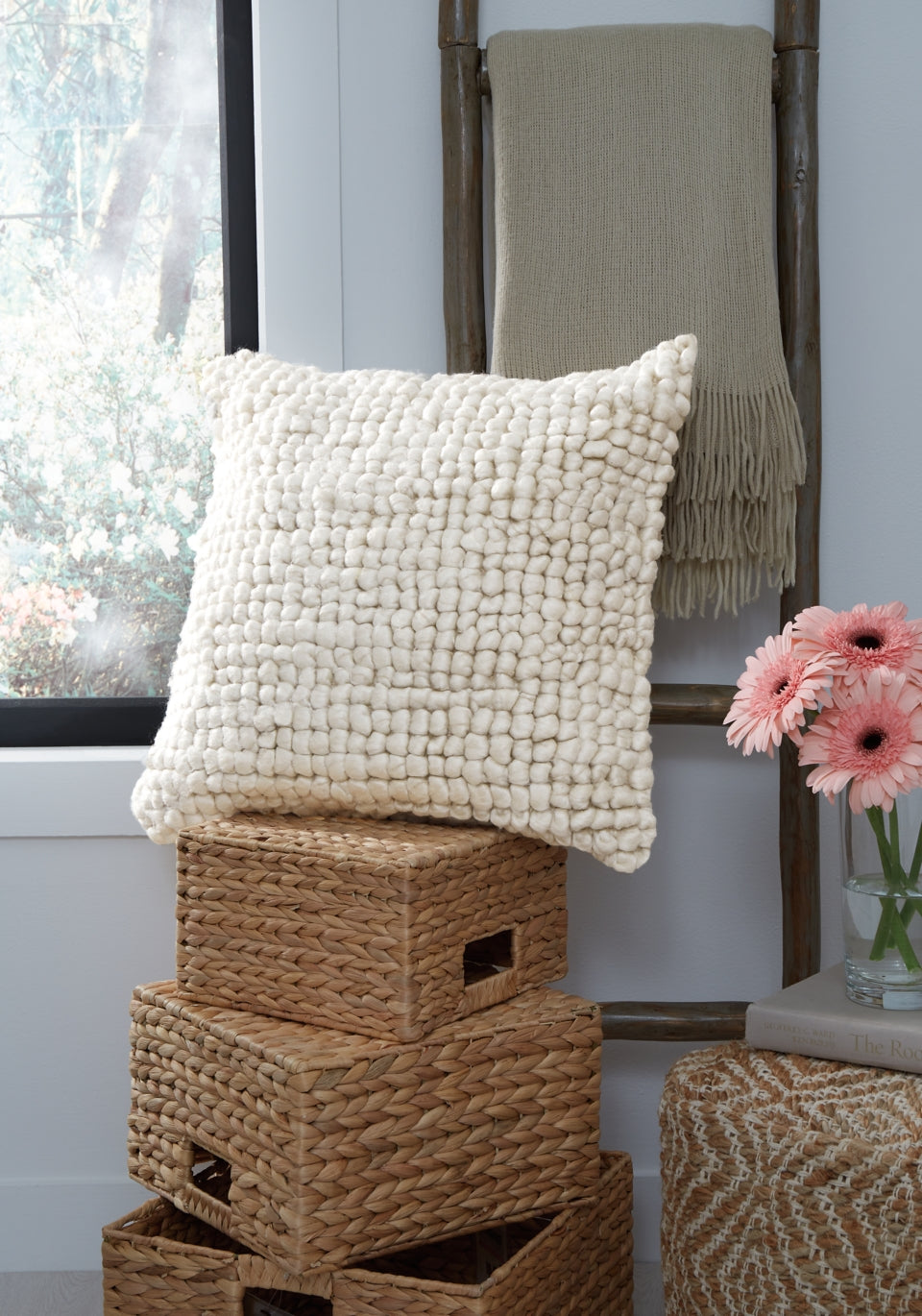 Aavie Pillow (Set of 4) - furniture place usa