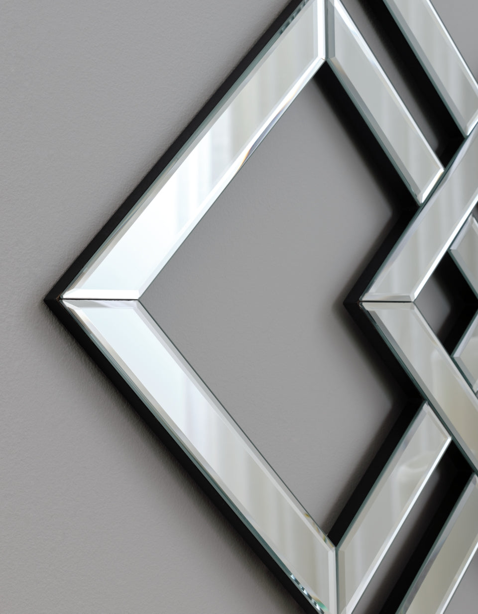 Quinnley Accent Mirror - furniture place usa