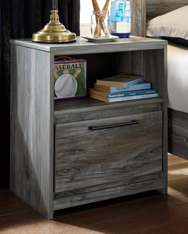 Baystorm King Panel Bed with Mirrored Dresser and 2 Nightstands - furniture place usa