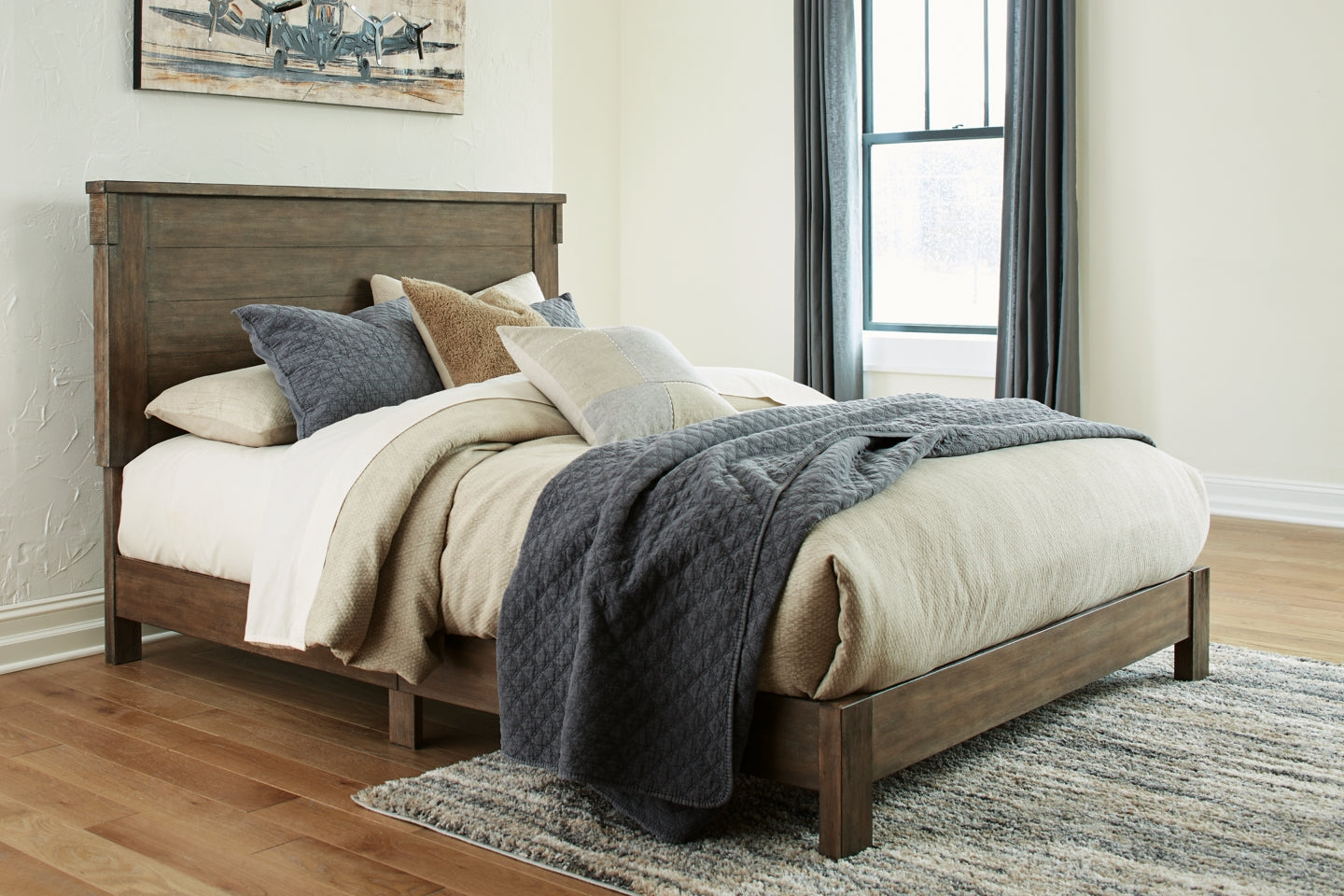 Shamryn King Panel Bed with Mirrored Dresser and 2 Nightstands - furniture place usa
