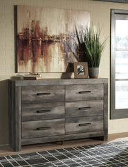 Wynnlow King Poster Bed with Dresser - furniture place usa