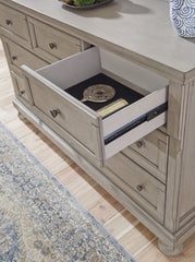 Lettner Dresser - furniture place usa