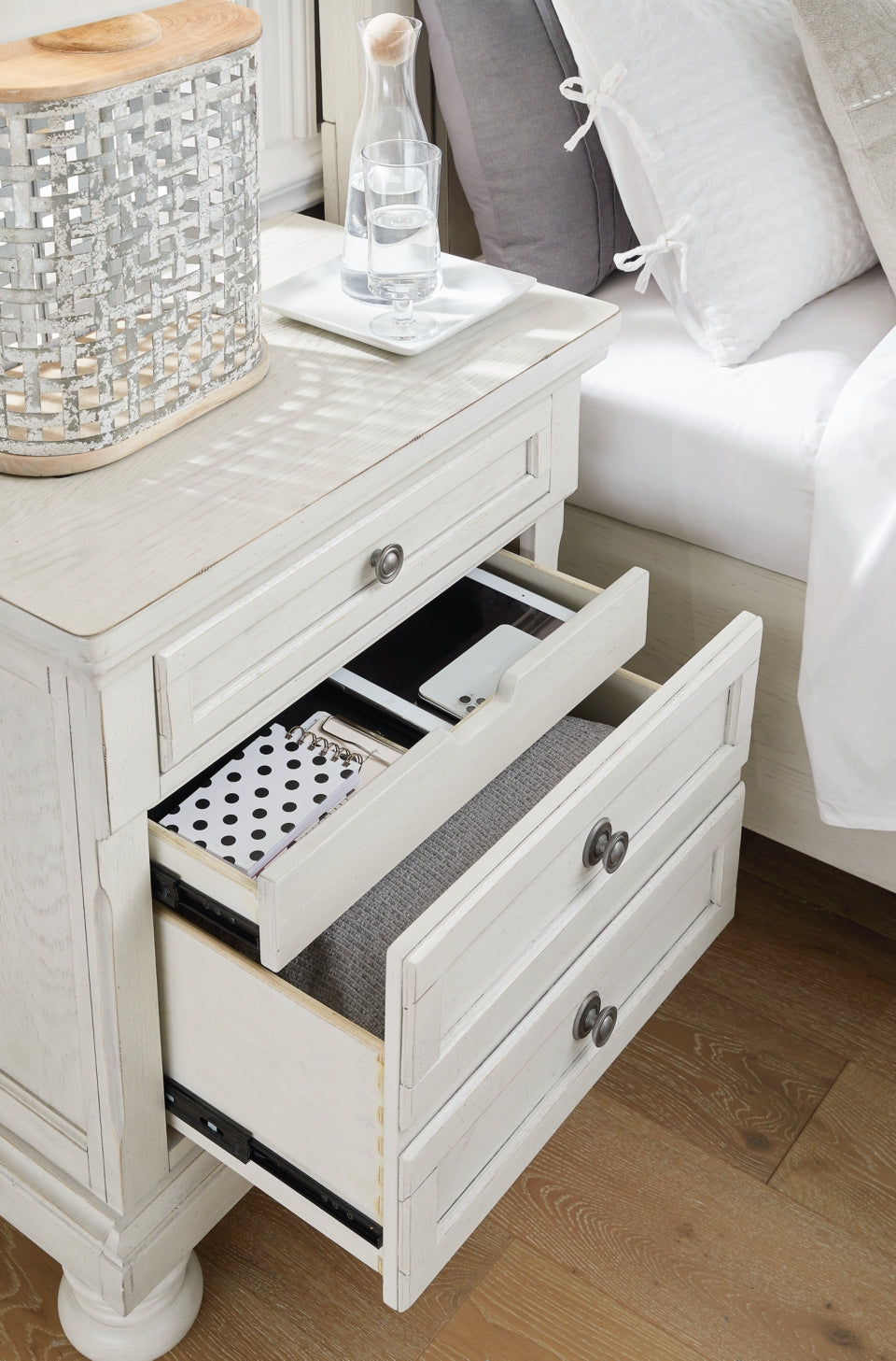 Robbinsdale Nightstand - furniture place usa