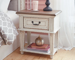 Realyn Full Panel Bed with Mirrored Dresser and 2 Nightstands - furniture place usa
