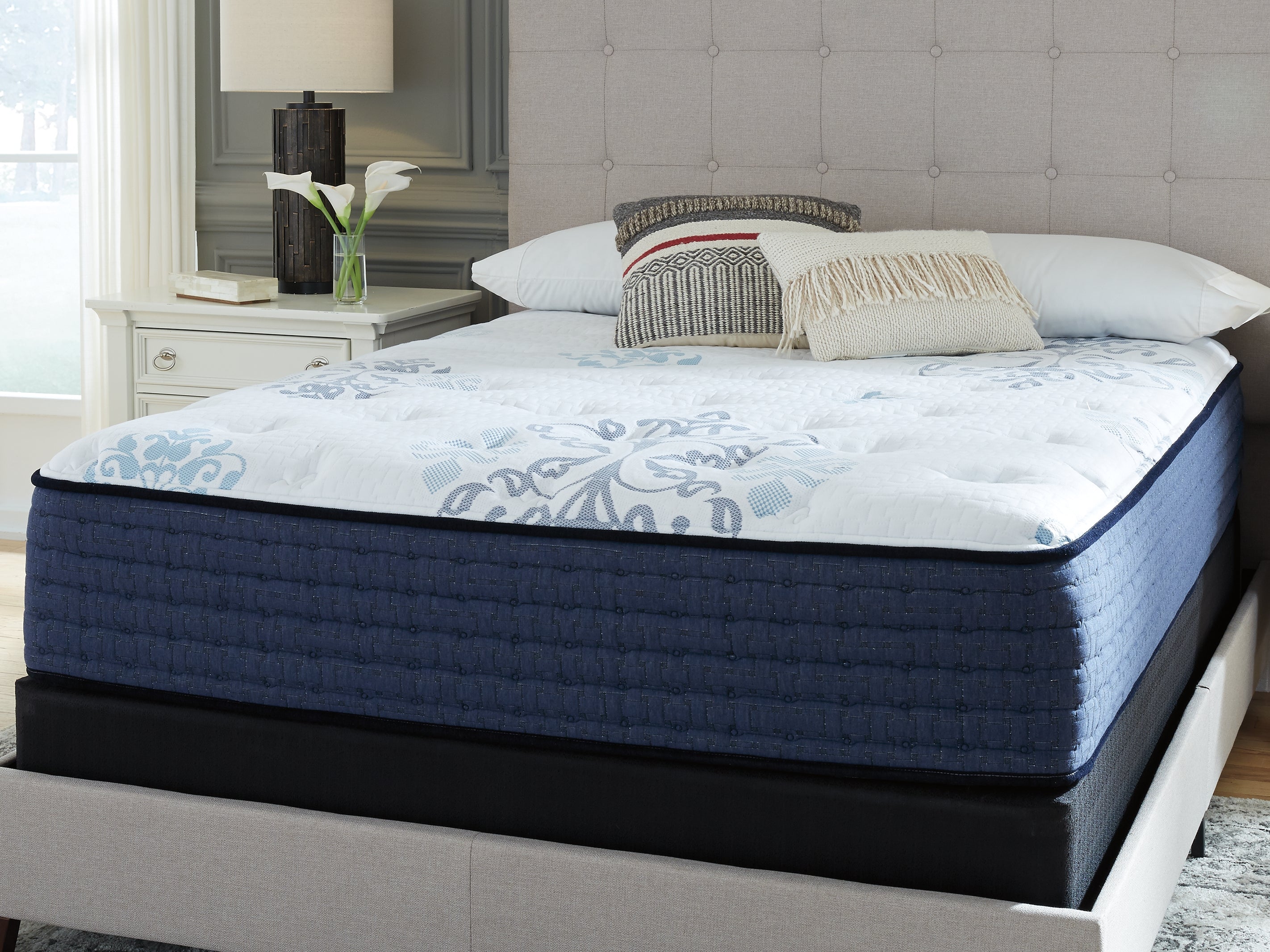 Bonita Springs Plush Queen Mattress with Head-Foot Model Best Queen Adjustable Base - furniture place usa