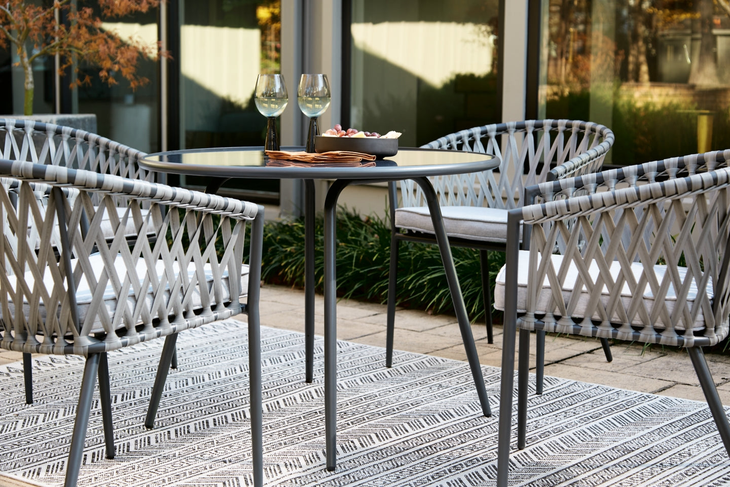 Palm Bliss Outdoor Dining Table and 4 Chairs - furniture place usa