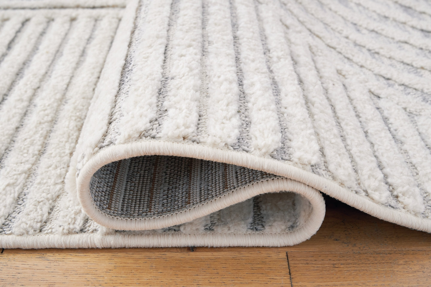 Lambworth 5'3" x 7' Rug - furniture place usa