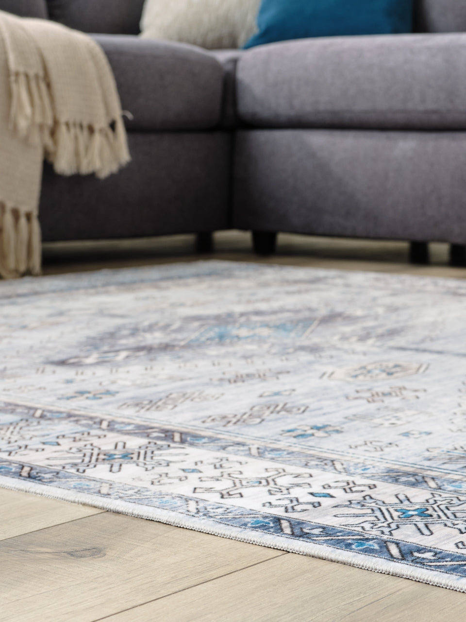 Hebruns 8' x 10' Rug - furniture place usa