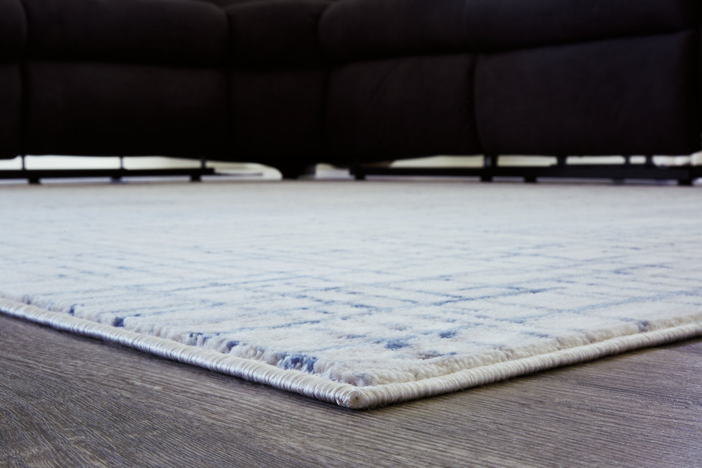 Beckfille 8' x 10' Rug - furniture place usa