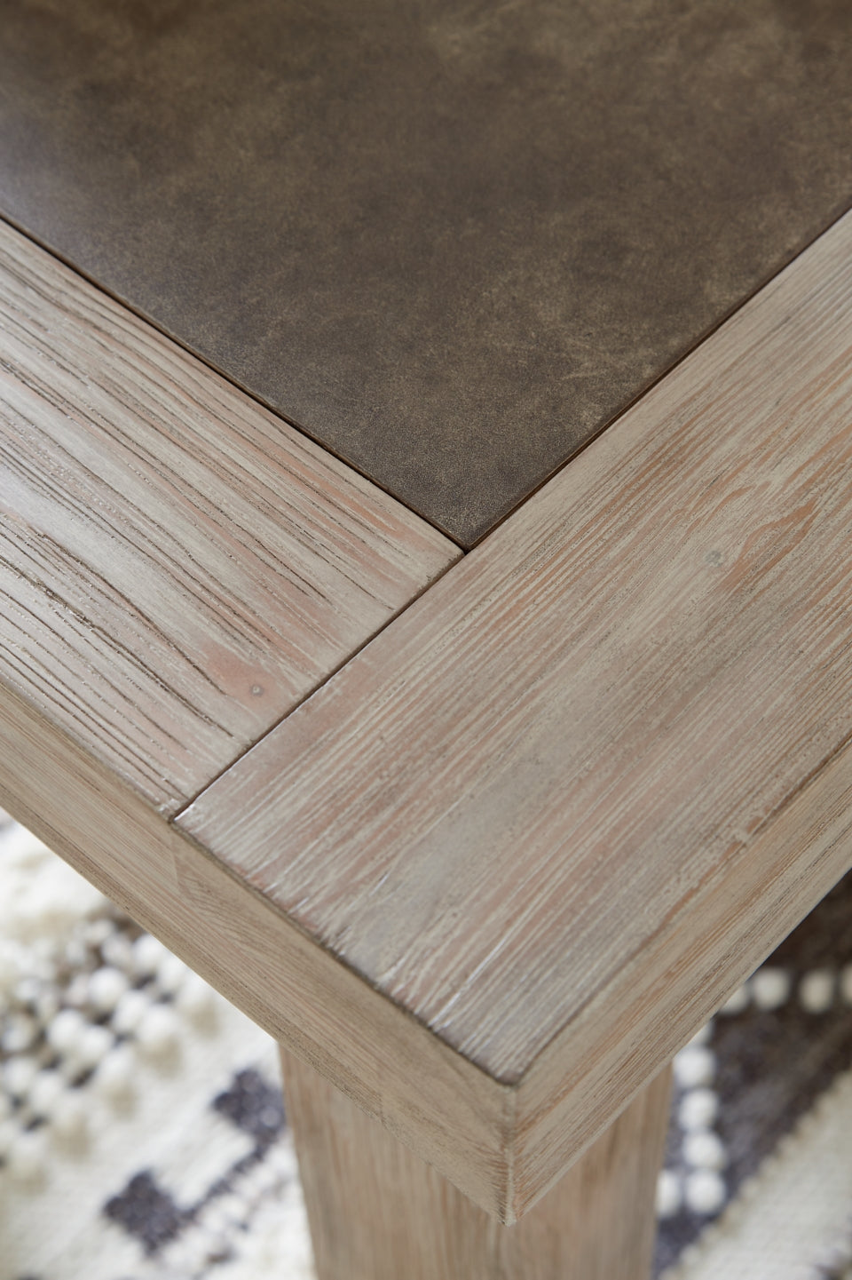 Hennington End Table - furniture place usa