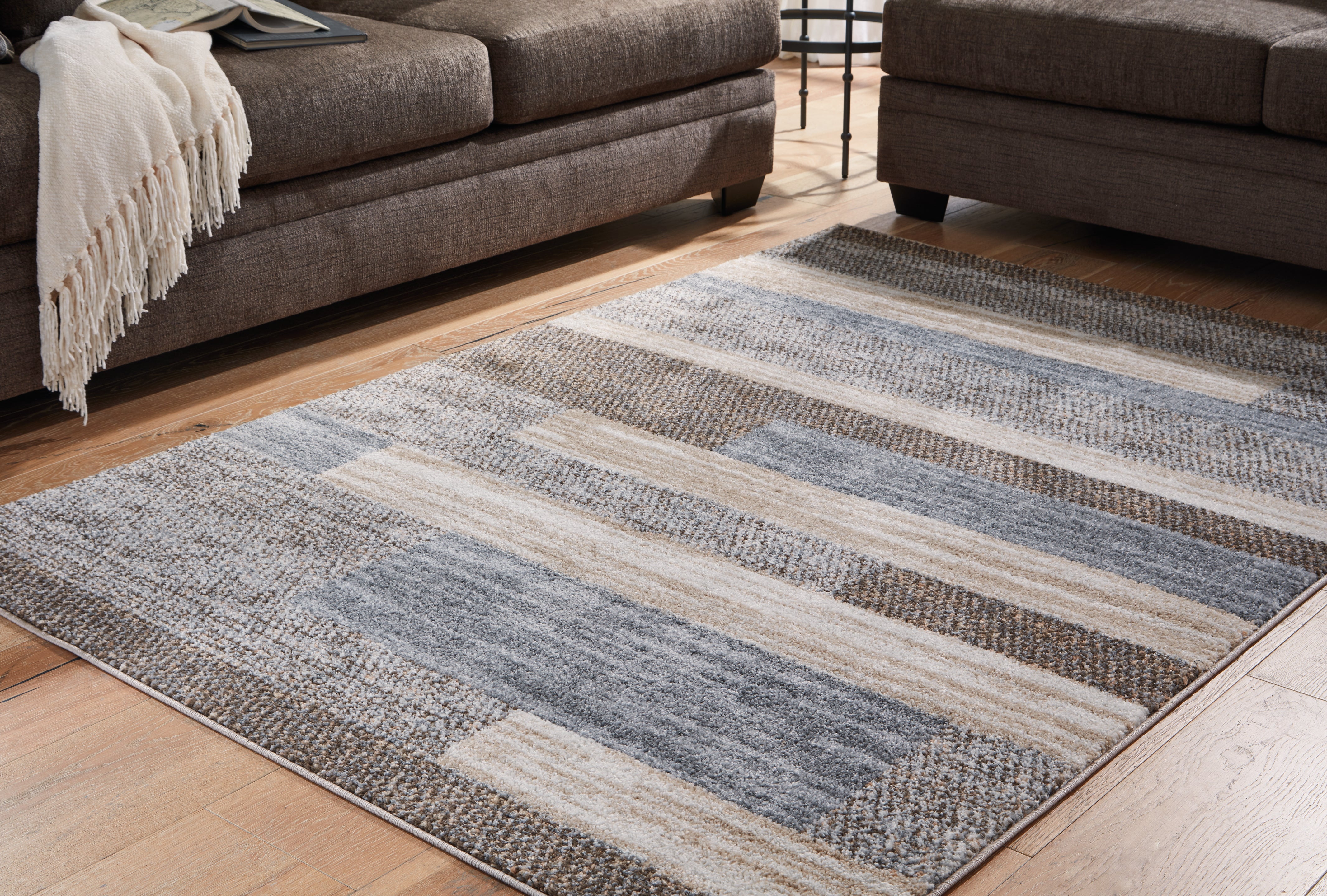 Sethburn 5' x 7' Rug
