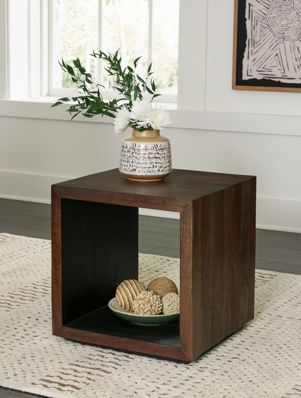 Hensington End Table - furniture place usa