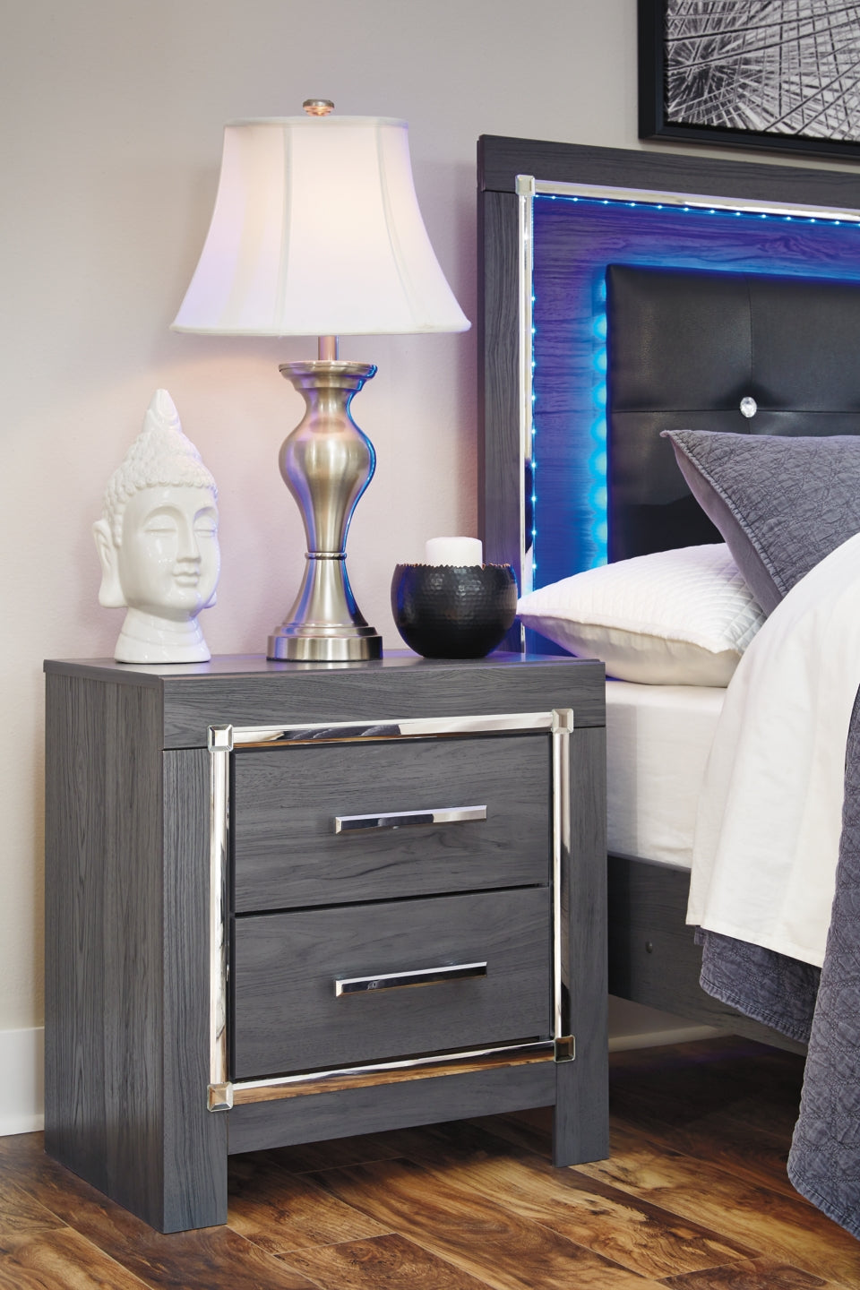 Lodanna Queen Panel Bed with Mirrored Dresser and Nightstand - furniture place usa
