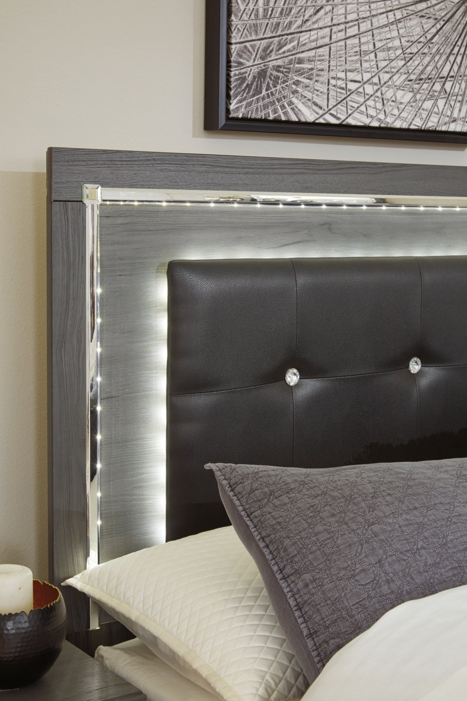 Lodanna Full Panel Bed with Mirrored Dresser, Chest and Nightstand - furniture place usa