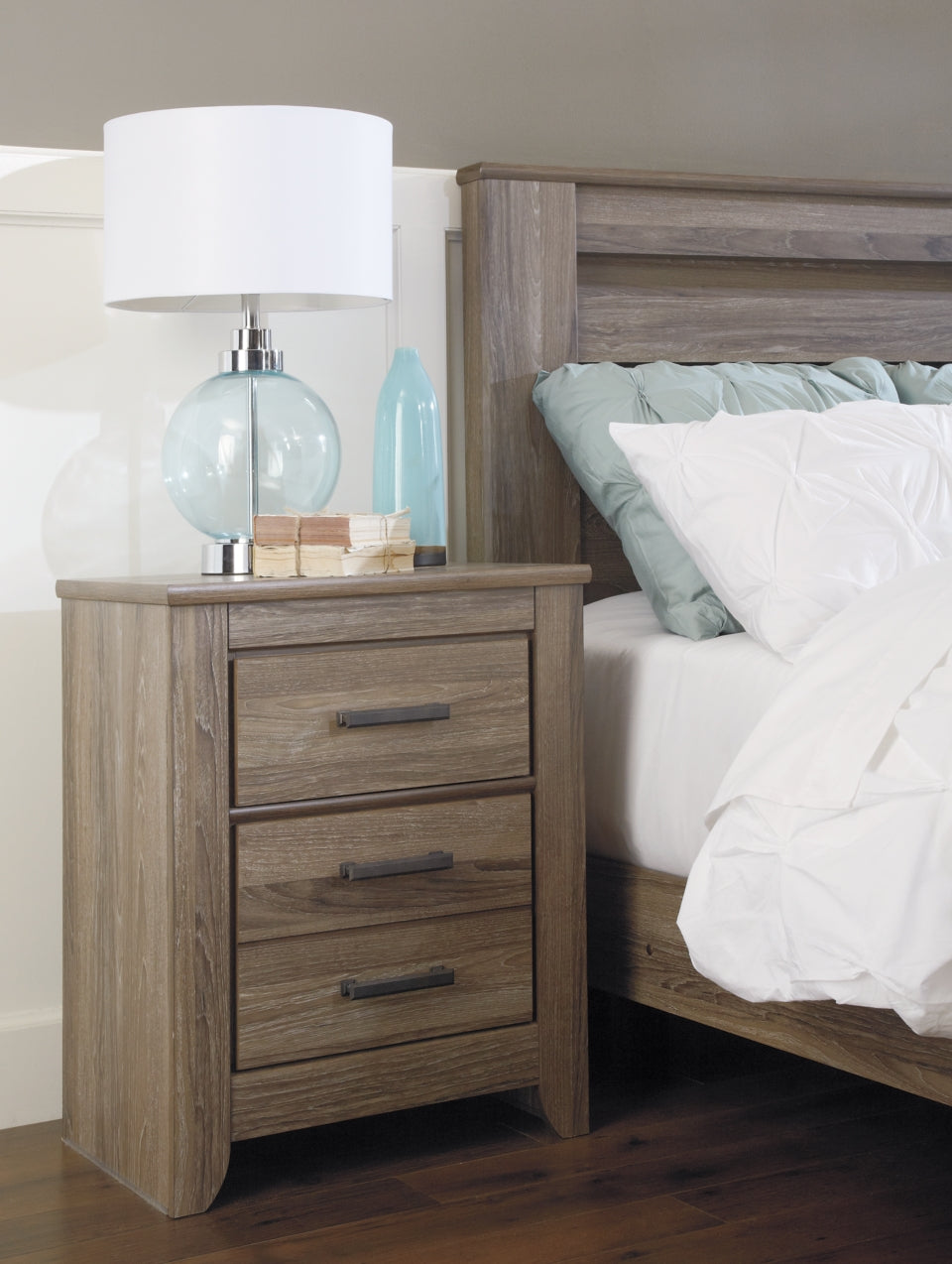 Zelen Queen/Full Panel Headboard Bed with Mirrored Dresser and 2 Nightstands - furniture place usa