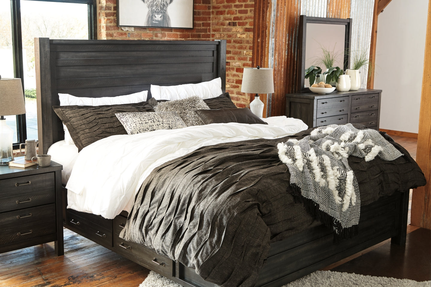 Baylow Queen Panel Bed with 4 Storage Drawers with Dresser - furniture place usa