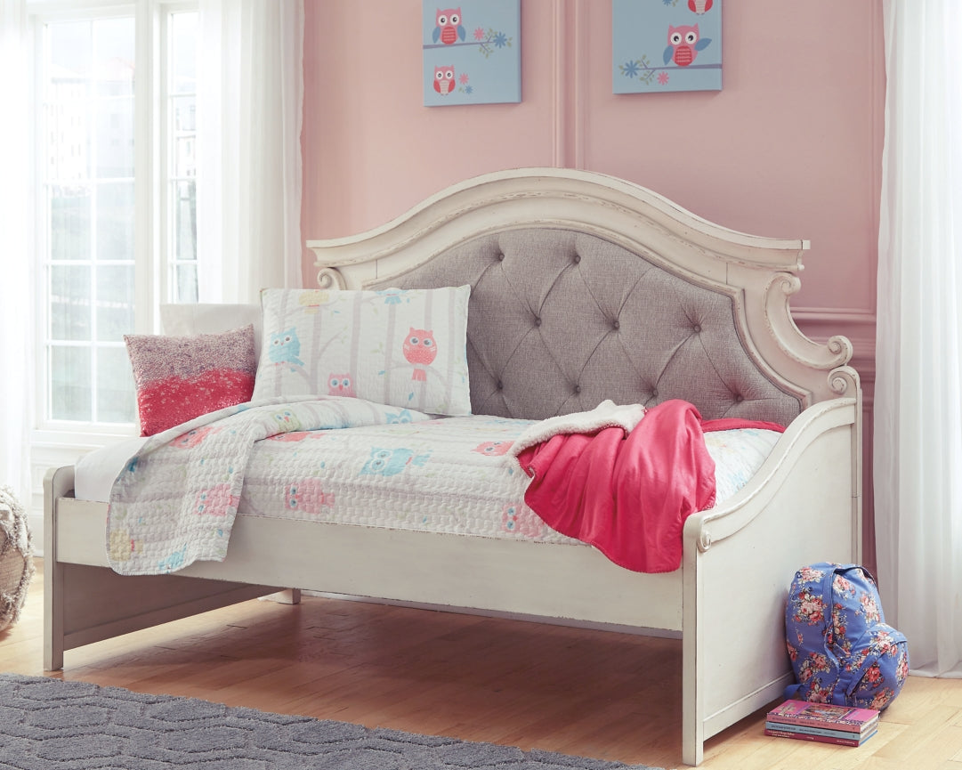 Realyn Twin Day Bed - furniture place usa