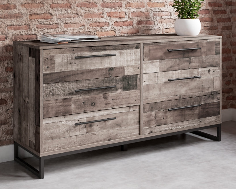 Neilsville Queen Platform Bed with Dresser and 2 Nightstands - PKG009086 - furniture place usa