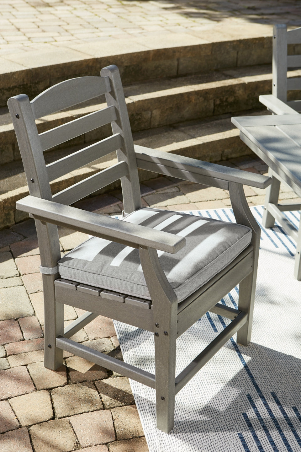 Visola Outdoor Dining Table and 4 Chairs - furniture place usa