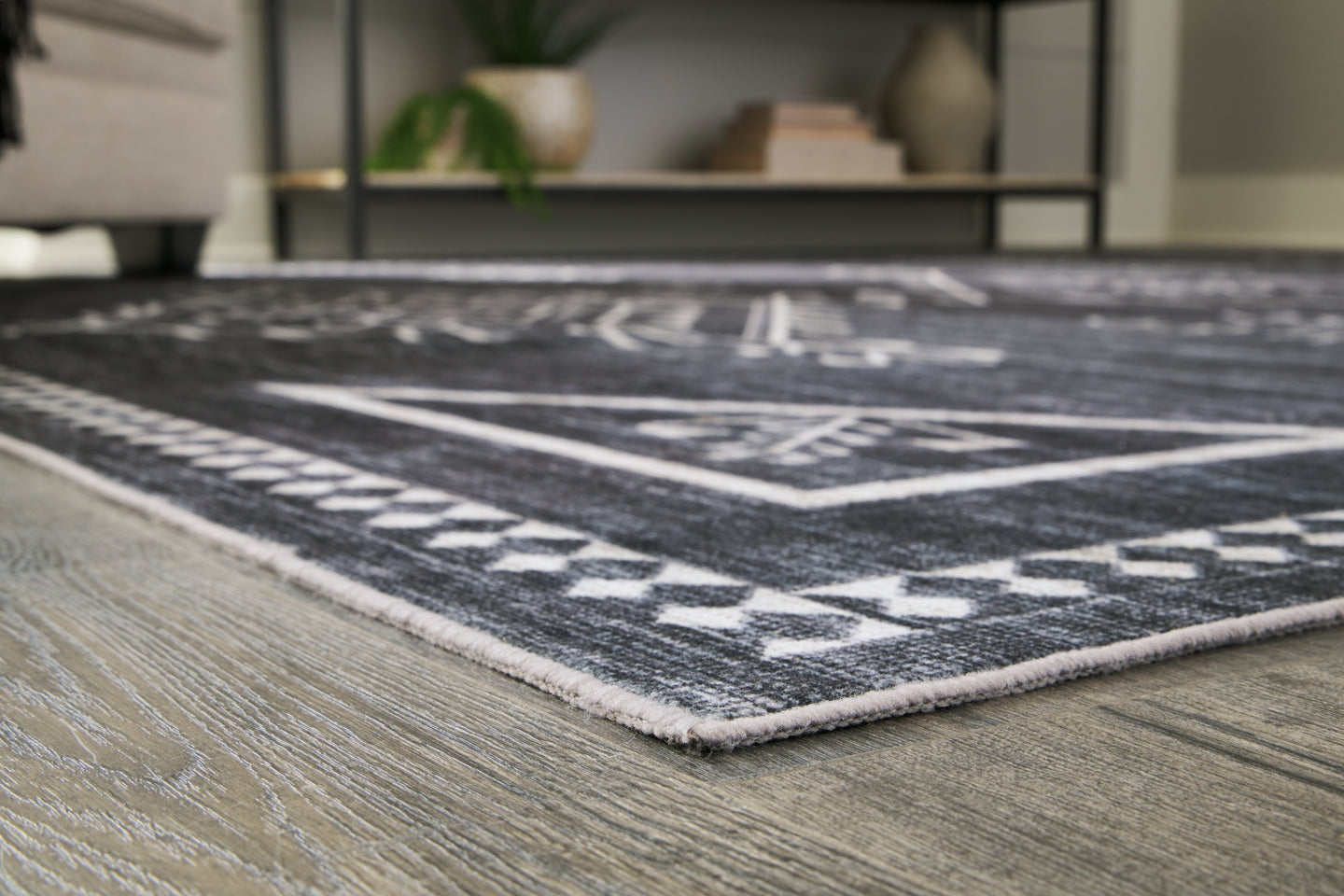 Arloman 5' x 7' Rug - furniture place usa