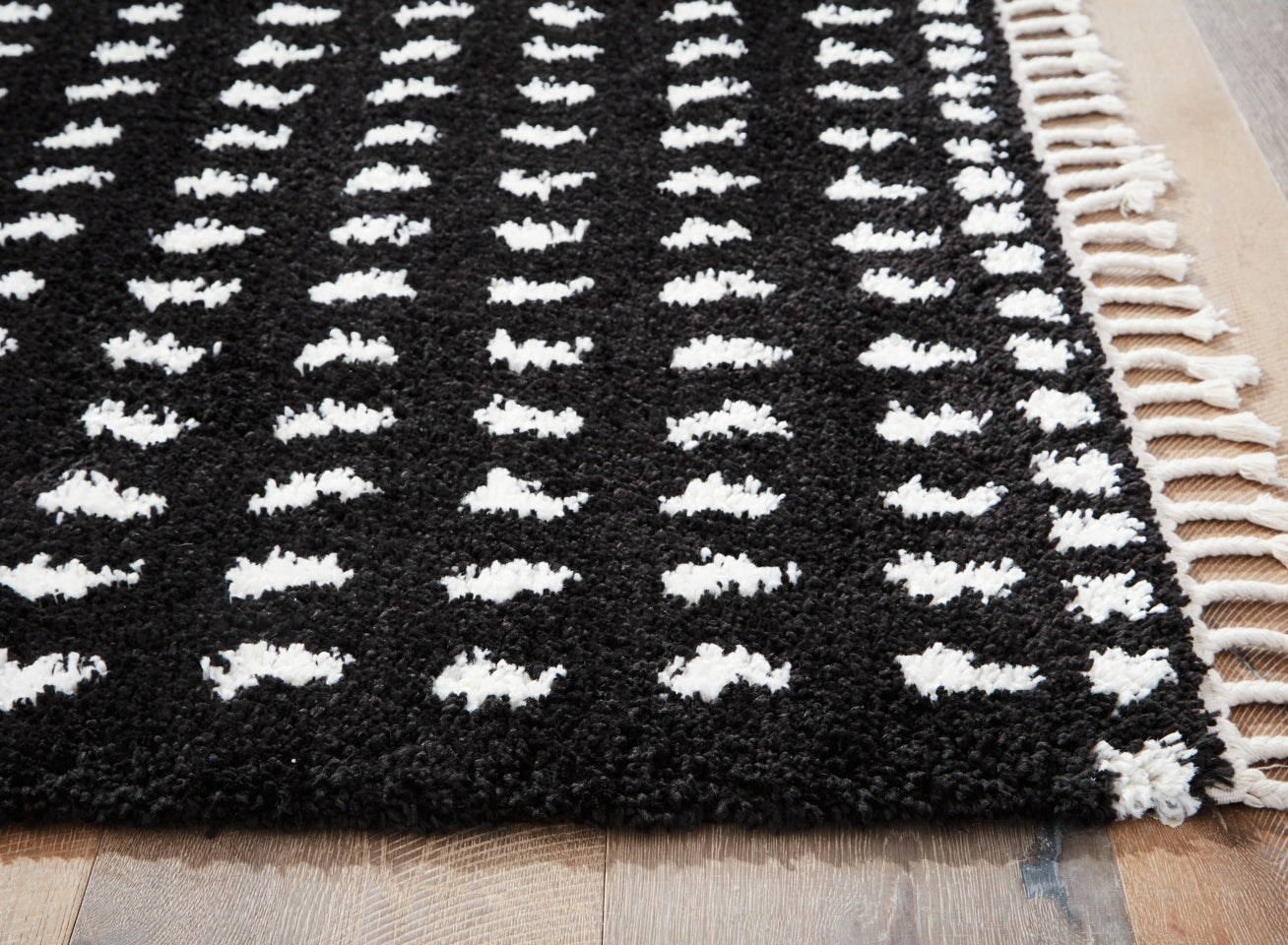 Minston 8' x 10' Rug - furniture place usa