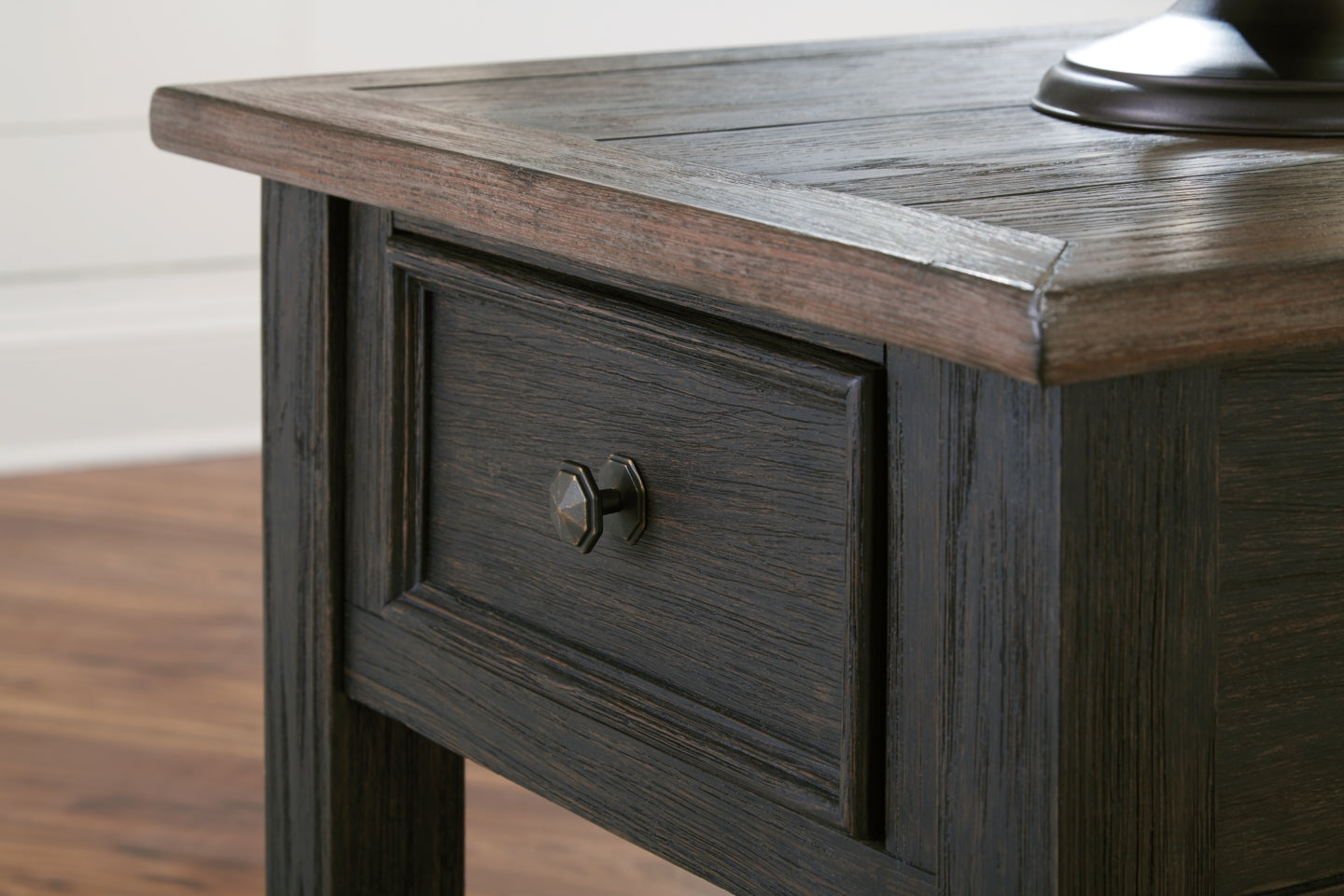 Tyler Creek Coffee Table with 2 End Tables - PKG008568 - furniture place usa
