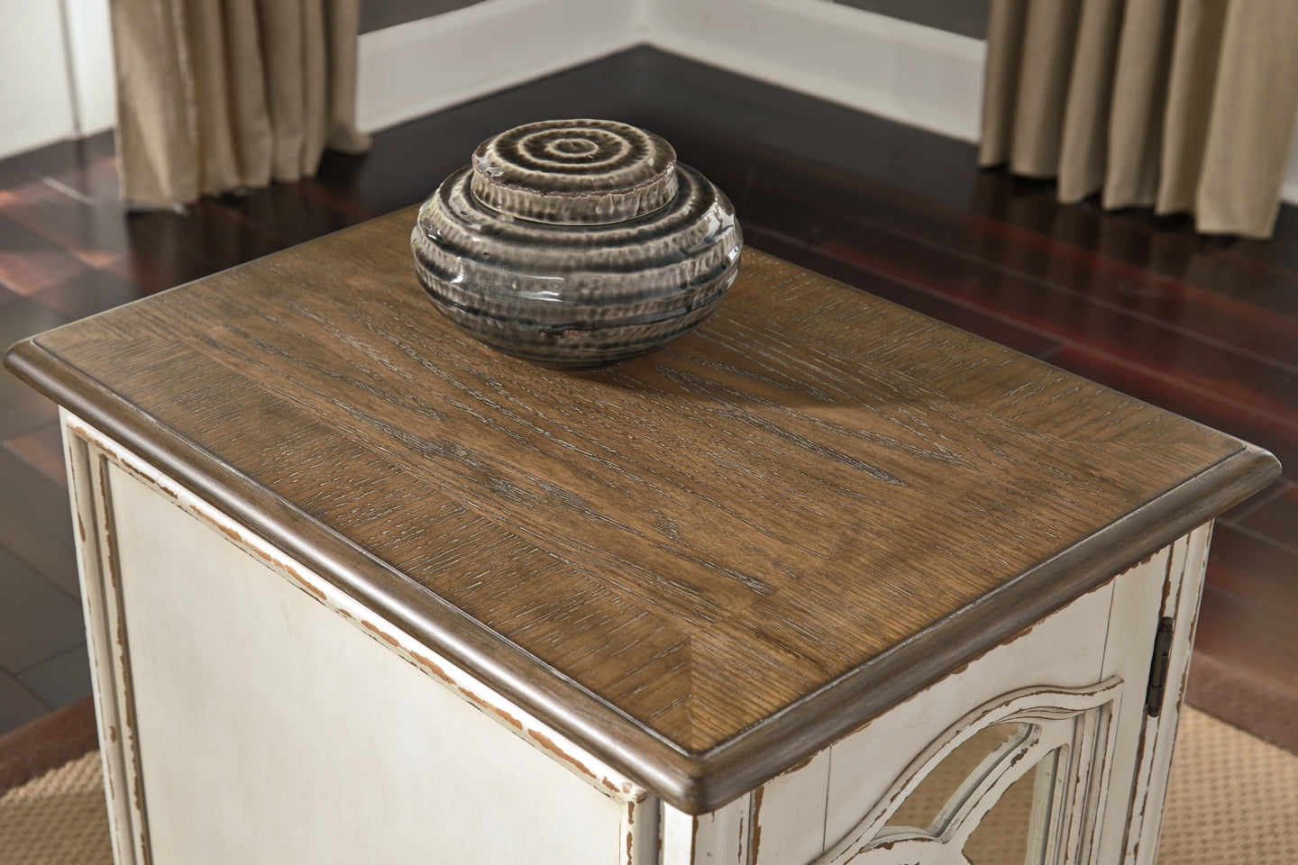 Realyn Coffee Table with 2 End Tables - PKG008592 - furniture place usa